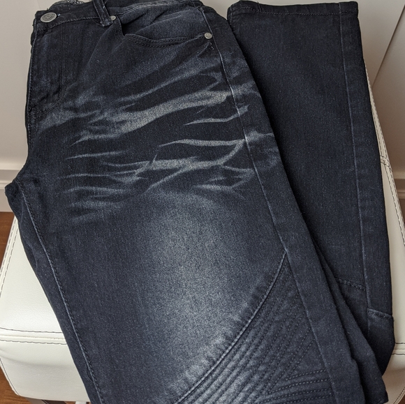 Encrypted denim jeans. - Picture 5 of 6